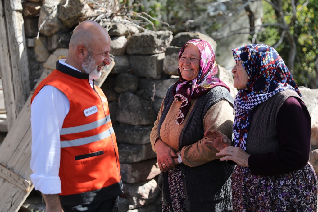BAŞKAN ÇOLAKBAYRAKDAR: “KOCASİNAN’IN HER KÖŞESİNDE HİZMET, HER ADIMINDA VEFA VAR”